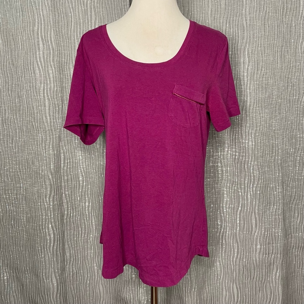 Vera Bradley single pocket tee